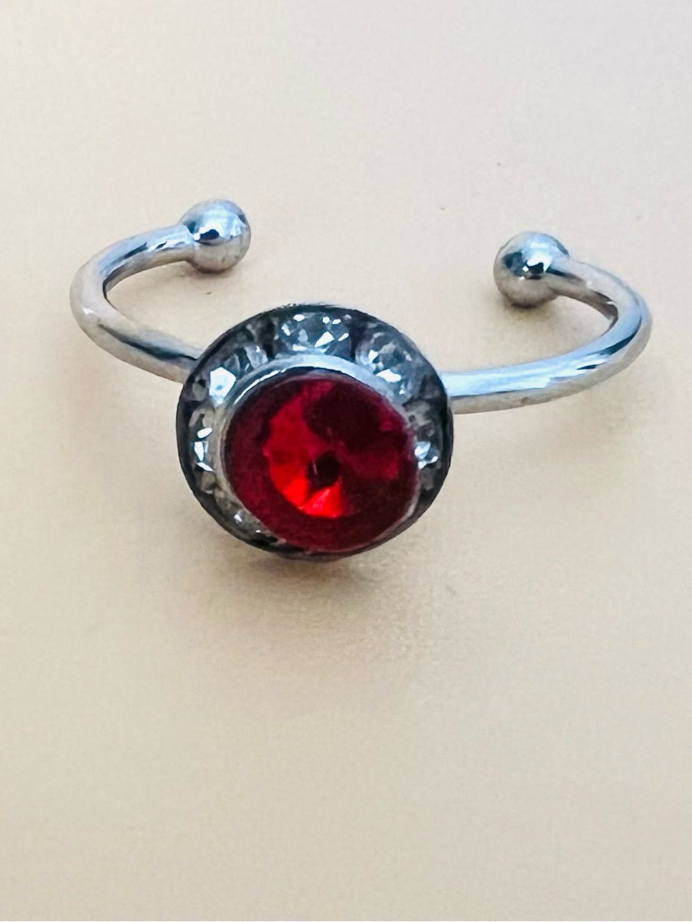 Adjustable gold plated ruby red Ring - Picture 3 of 7